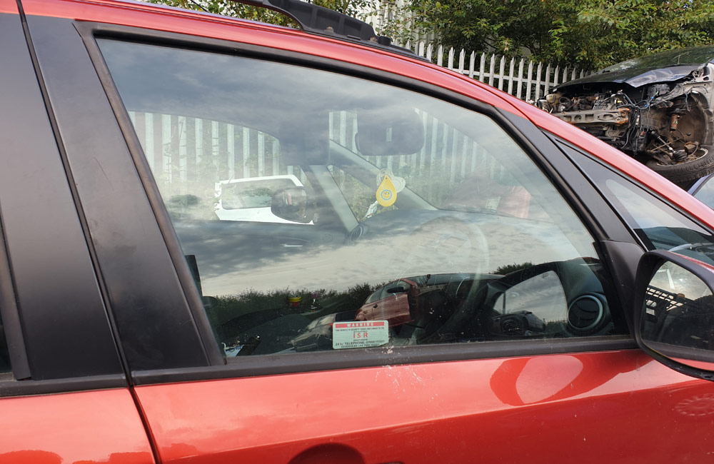 Suzuki SX4 GLX Door window glass driver side front